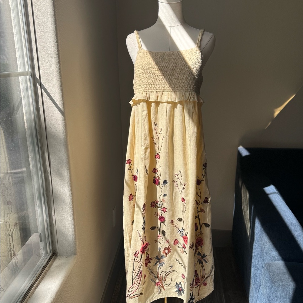 NWT ZARA, SIZE SMALL. Yellow maxi with Floral embroidery. Limited Edition